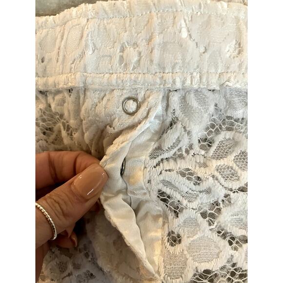 by ANTHROPOLOGIE Sheer Lace Boxer Shorts White Size Large L LOUNGEWEAR FEMININE - Picture 4 of 7